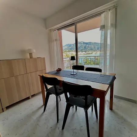 Fronte Mare Con Terrazza Mcgregor's Seaview *