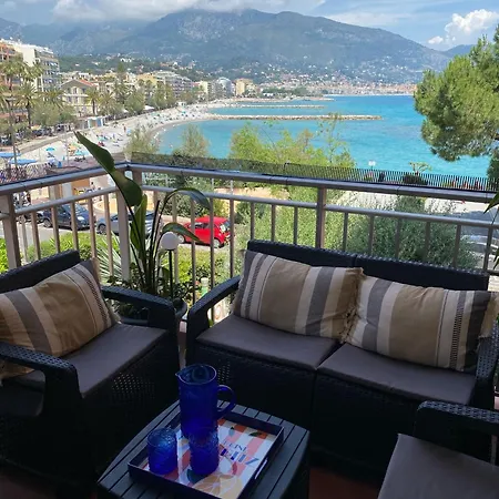 Fronte Mare Con Terrazza Mcgregor's Seaview *