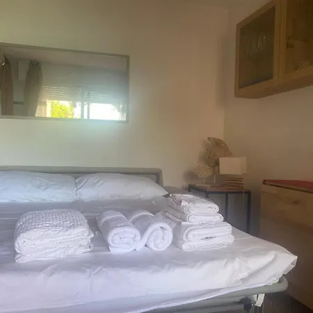 Апартаменты Fronte Mare Con Terrazza Mcgregor's Seaview *